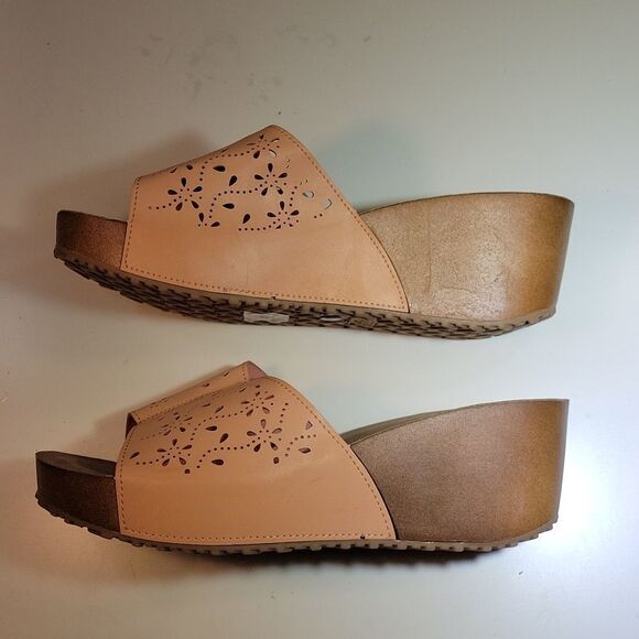 BRAND NEW FOREVER WOMEN"S WEDGE STYLE PEEP TOE SANDAL - Picture 12 of 15